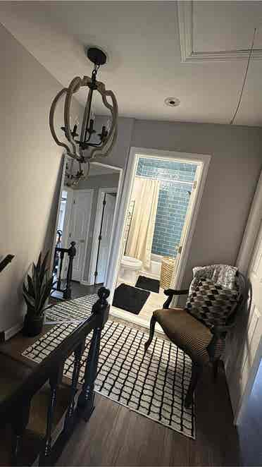 Large bedroom for rent in townhouse