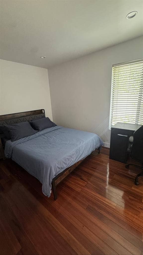 Furnished Room w/ private bathroom