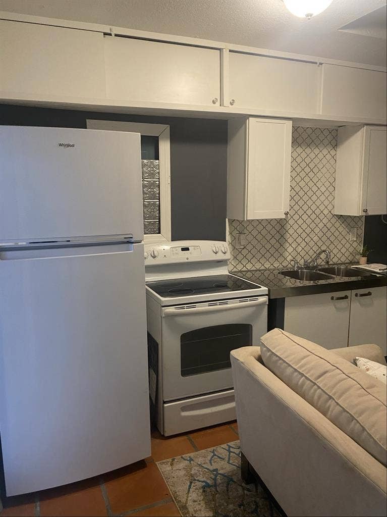 Cozy safe studio close to beaches