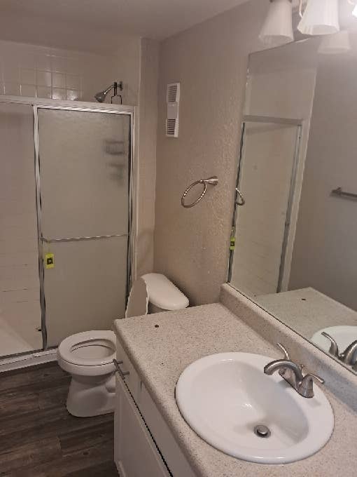 Master Bedroom & Bathroom Available