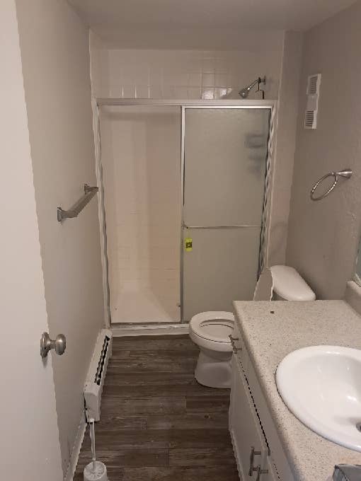 Master Bedroom & Bathroom Available