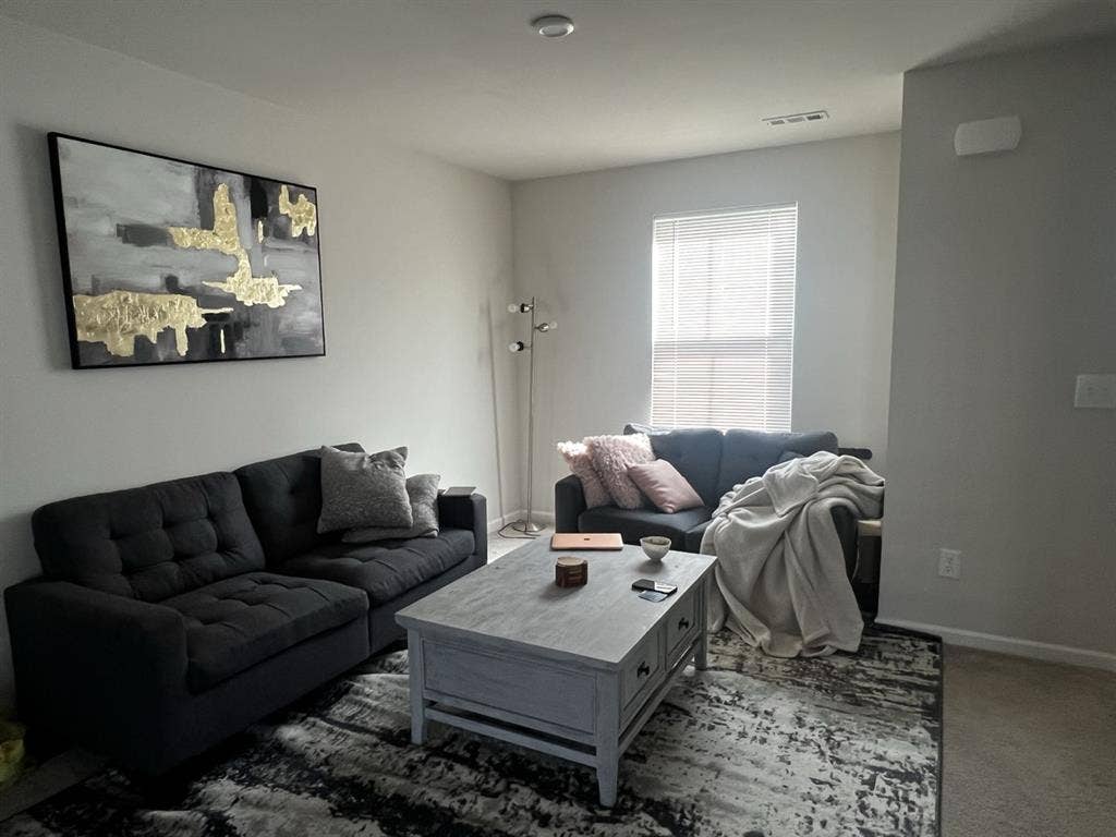 Entire townhouse for rent
