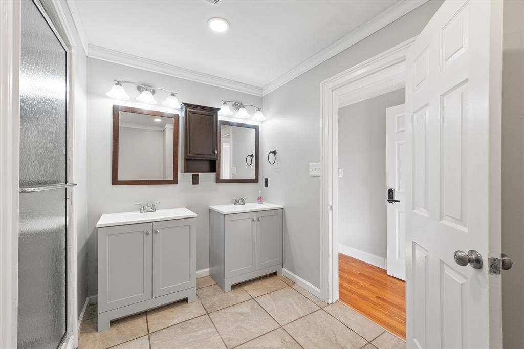 Rooms in East Charlotte!