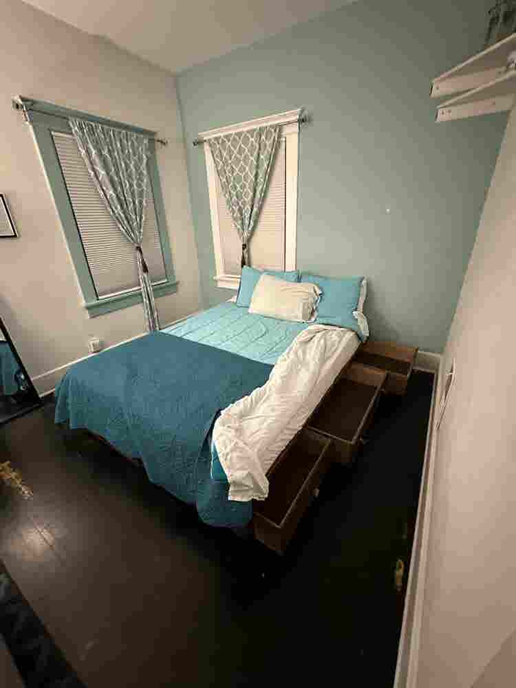 PENDING 
Seeking female renter
