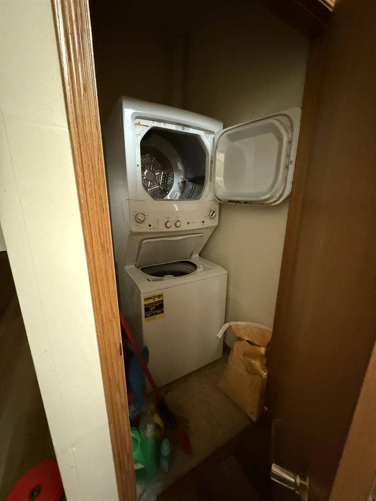 Roommate wanted