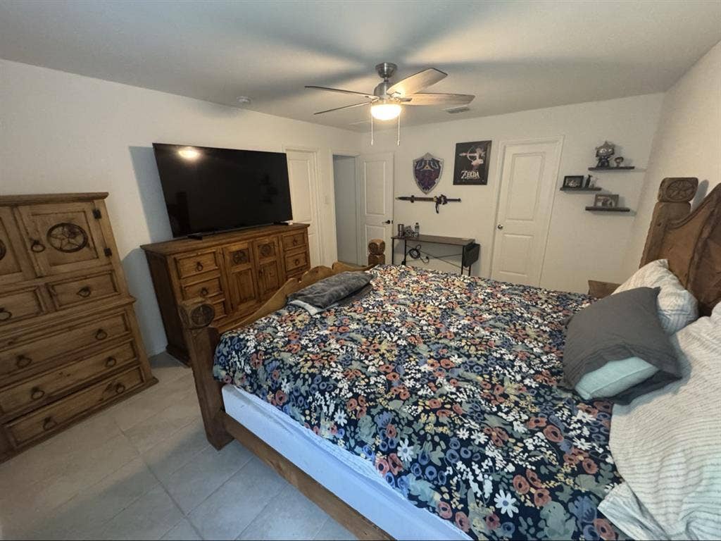 Master Bedroom, Private Bathroom