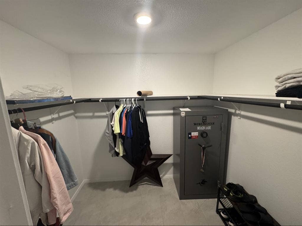 Master Bedroom, Private Bathroom