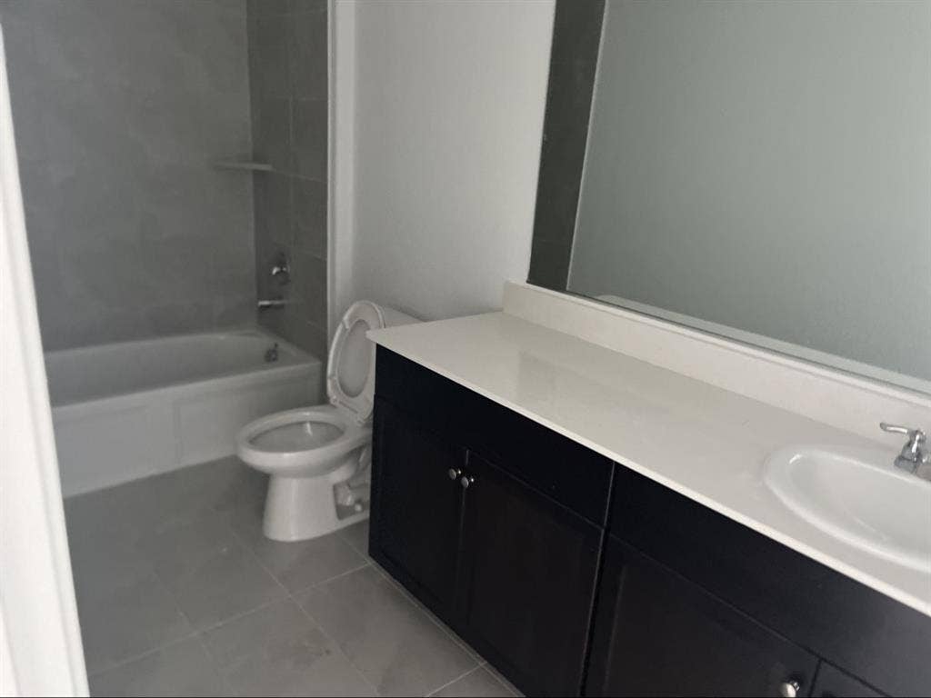 Master Bedroom, Private Bathroom