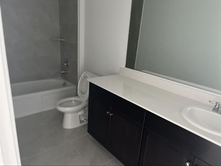 Master Bedroom, Private Bathroom