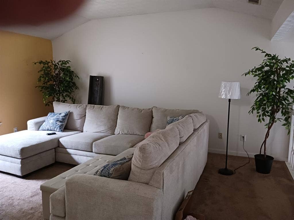 Home share FurnIshed/Unfurnished Rm