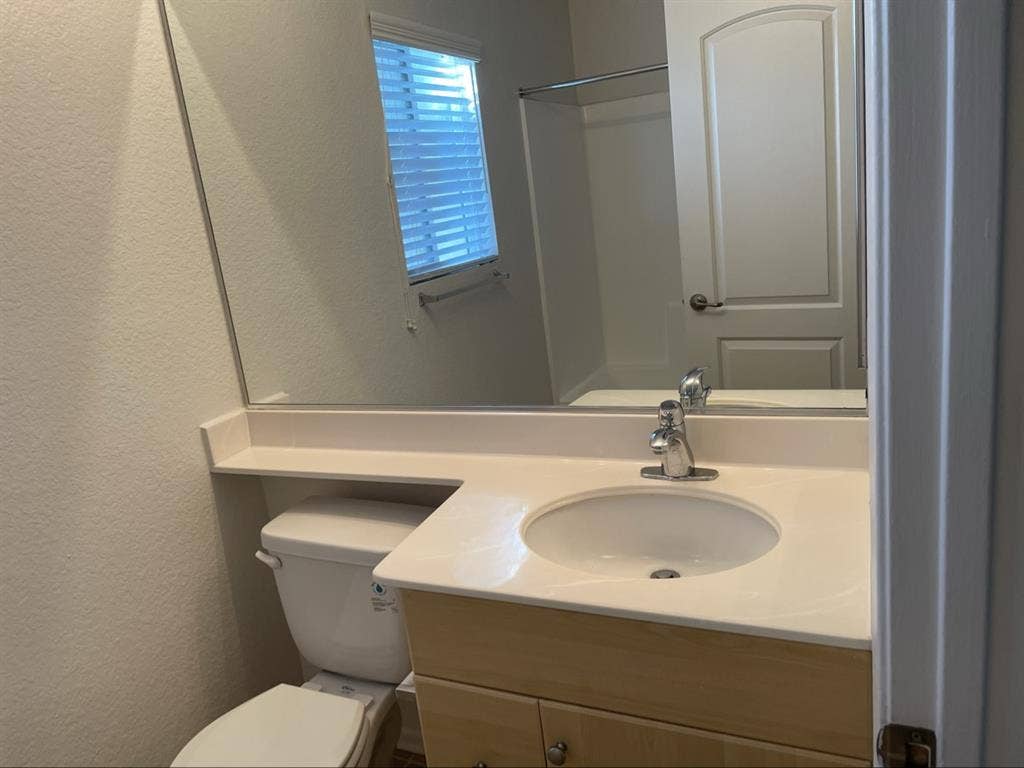 bath apartment in Irvine
