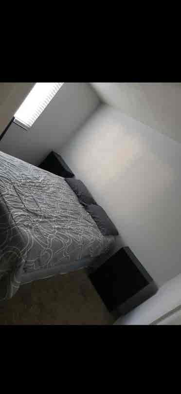 Room for Rent in 3 bedroom house
