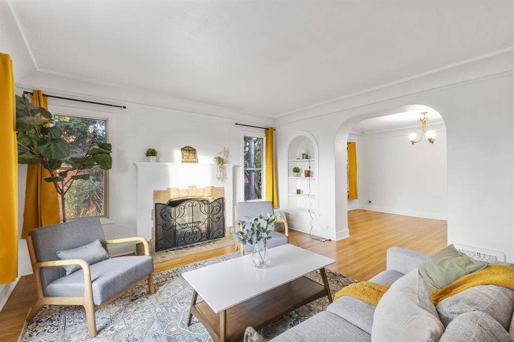 Single Bedroom in Charming House