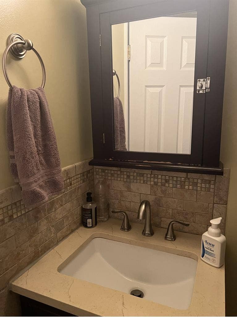 Room for rent in Falls Church VA