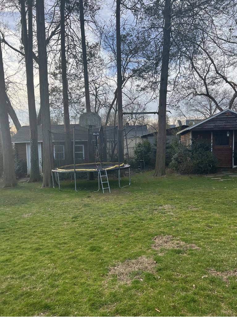 Room for rent in Falls Church VA