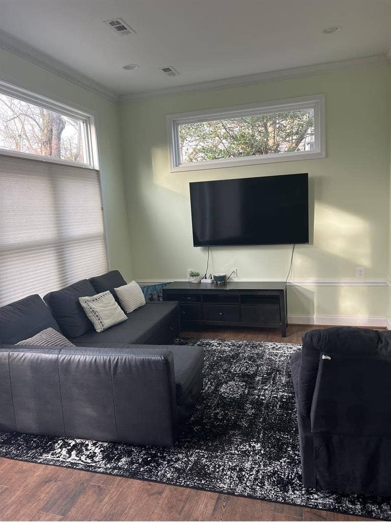 Room for rent in Falls Church VA