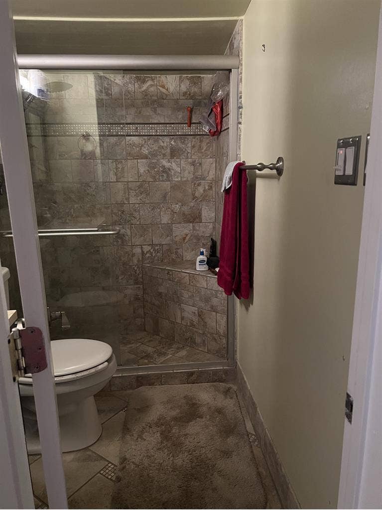 Room for rent in Falls Church VA