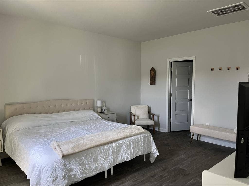 have a few rooms to rent!