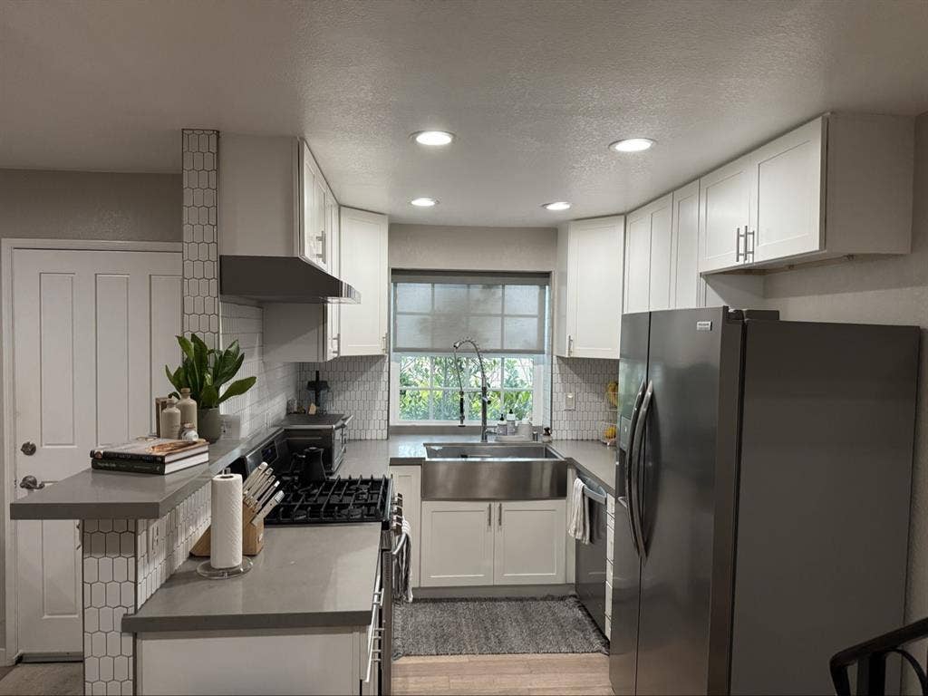 Condo in west side Costa Mesa!