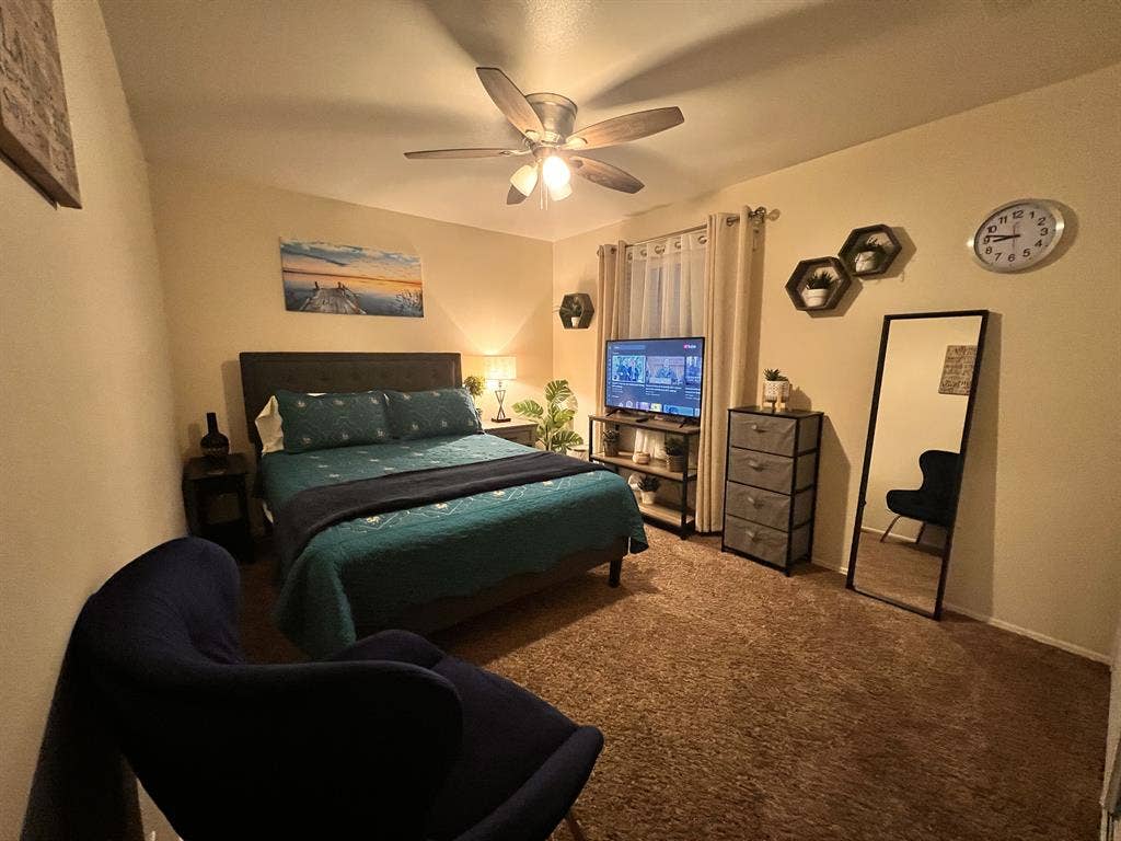 FURNISHER ROOM SHARE BATH