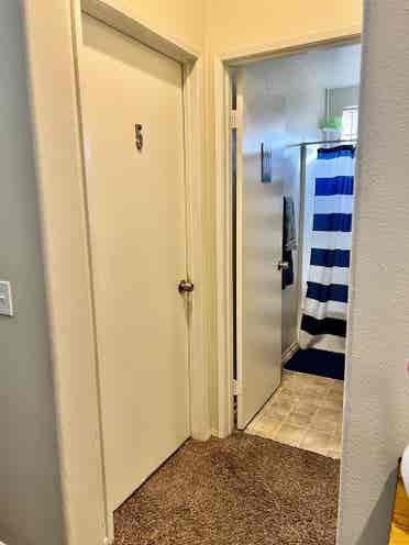 FURNISHER ROOM SHARE BATH