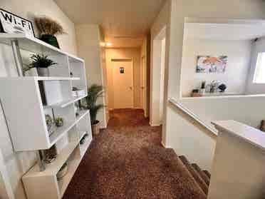 FURNISHER ROOM SHARE BATH