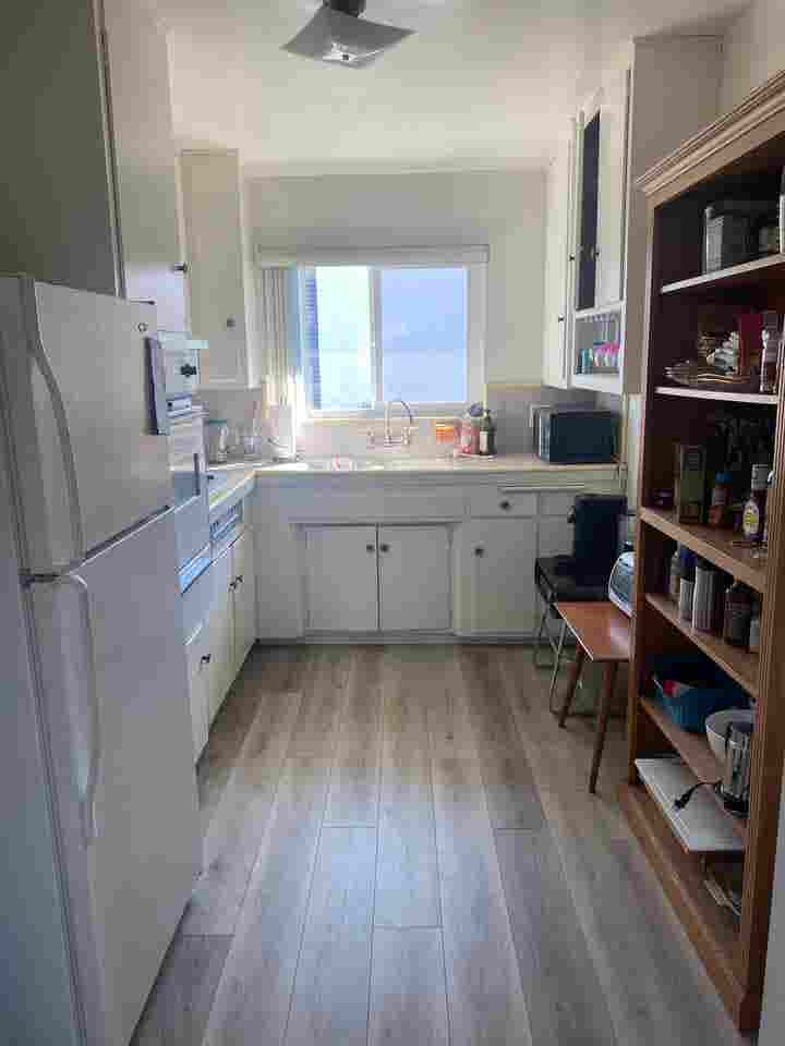 PRIVATE BEDROOM & PRIVATE BATHROOM