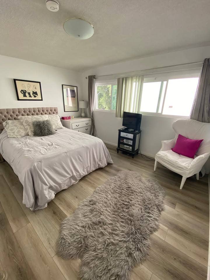 PRIVATE BEDROOM & PRIVATE BATHROOM