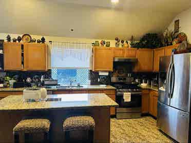 Room to rent. Home to share .