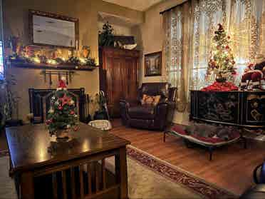 Room to rent. Home to share .