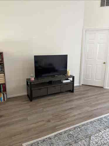 Offering master bed/bath for rent!