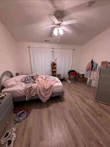 Offering master bed/bath for rent!