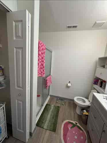 Offering master bed/bath for rent!