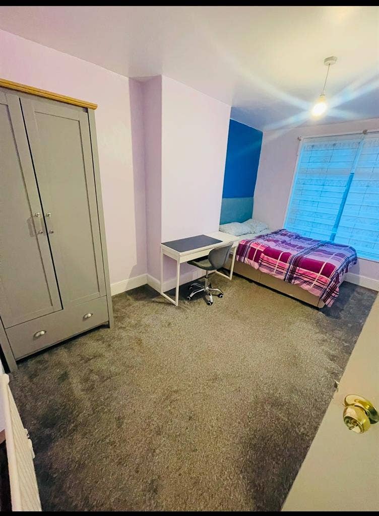 Modern Cosy Rooms in Fishponds