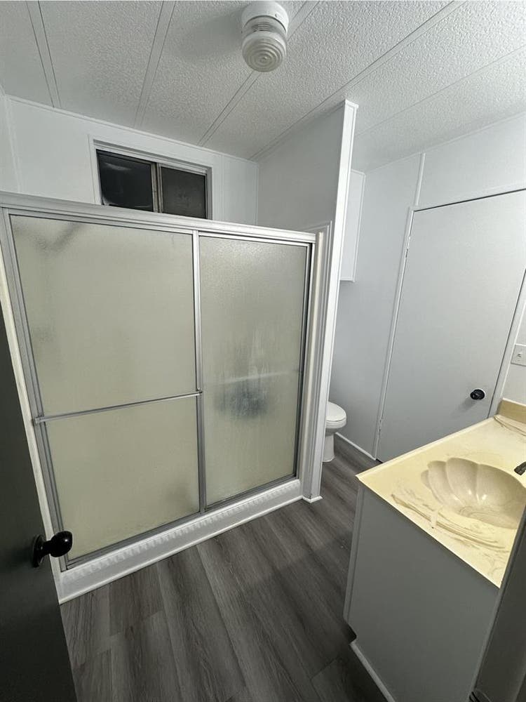 1 Private Bedroom, 1 private bath