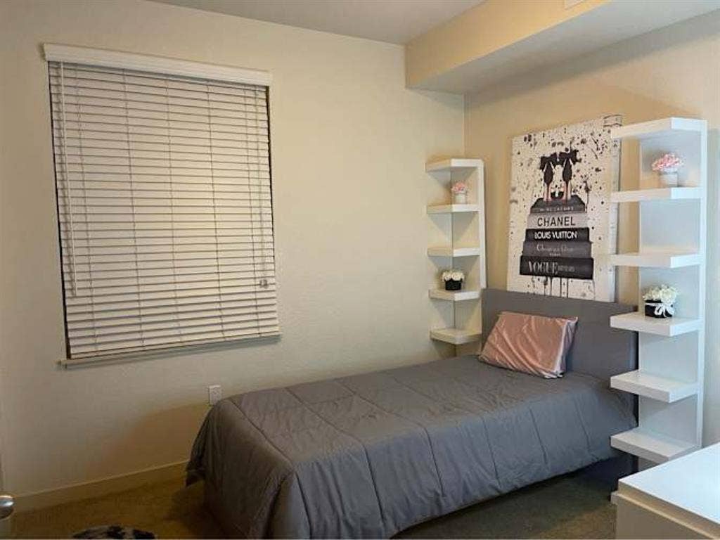 Santa Rosa Apt, Room for Rent