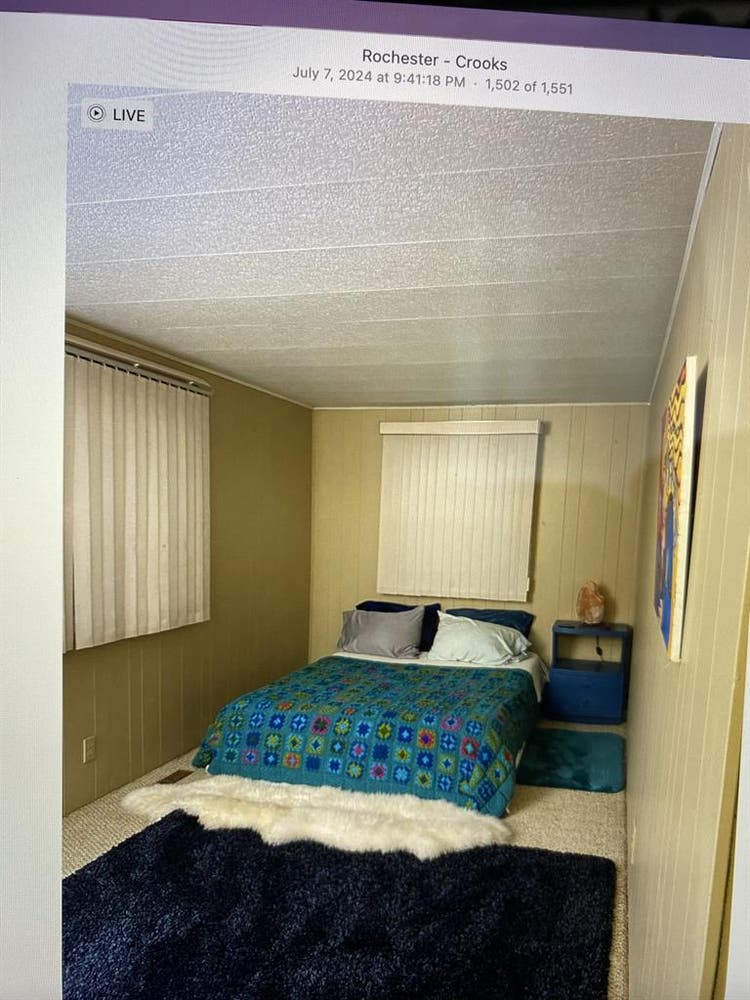Looking for female renter