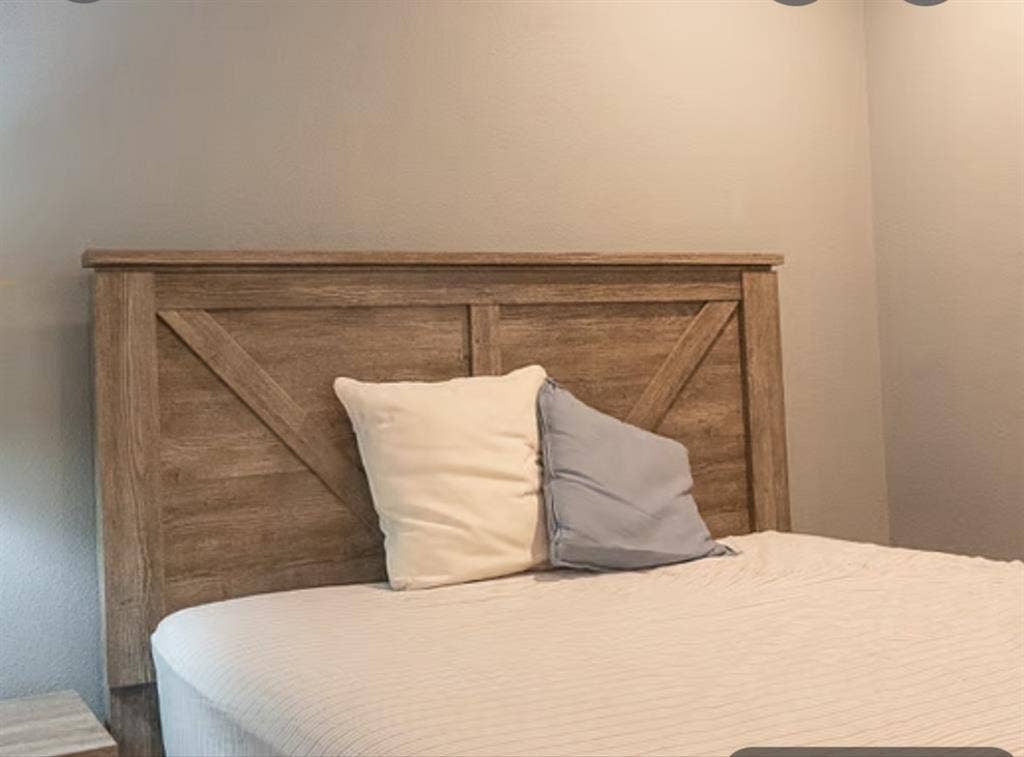Uptown one bedroom apartment