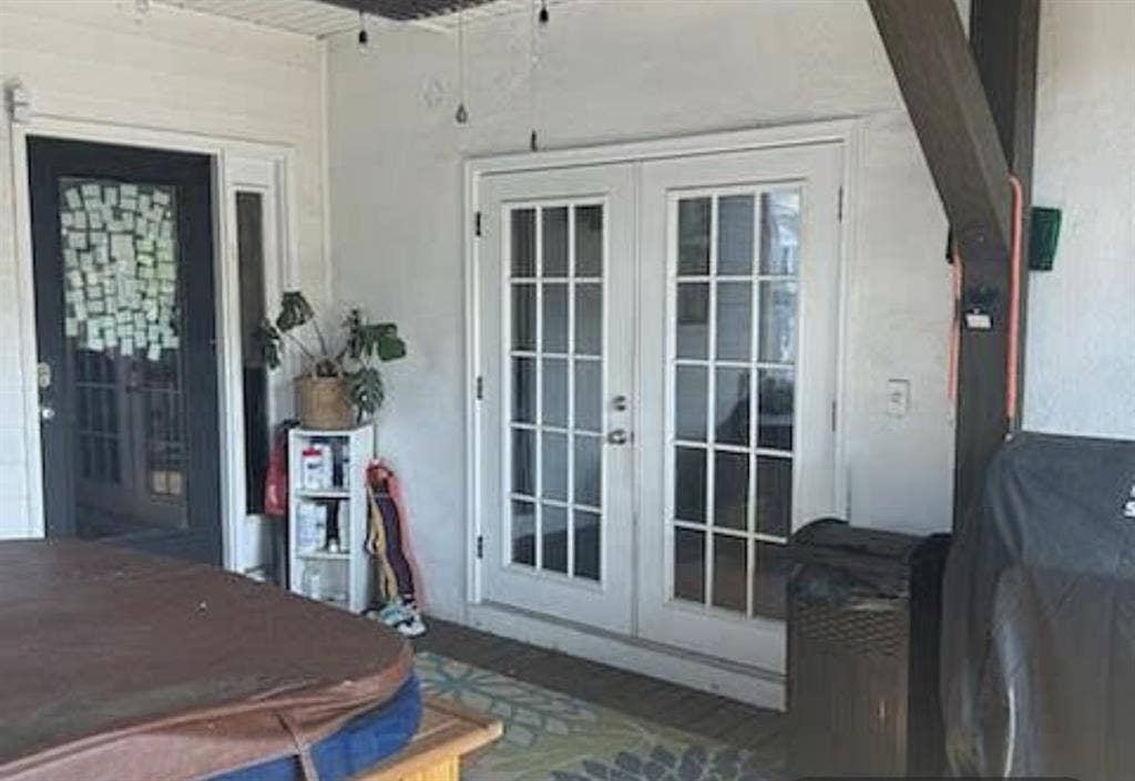 Uptown one bedroom apartment
