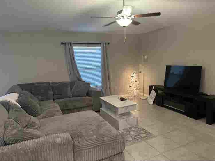2 rooms for rent in zephyrhills