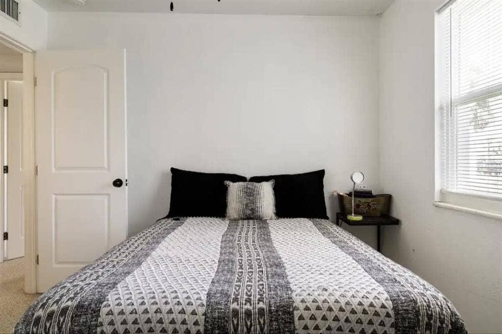 Peaceful Furnished Room