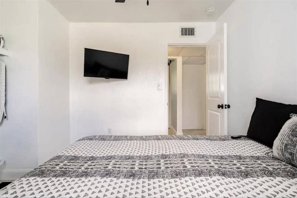Peaceful Furnished Room