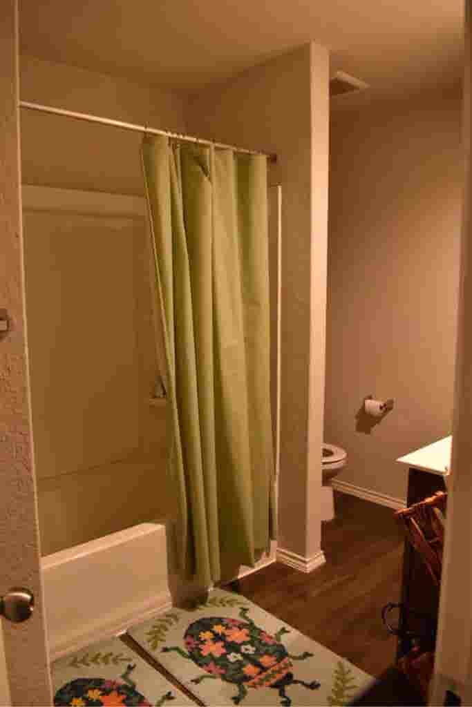 Looking for roommates