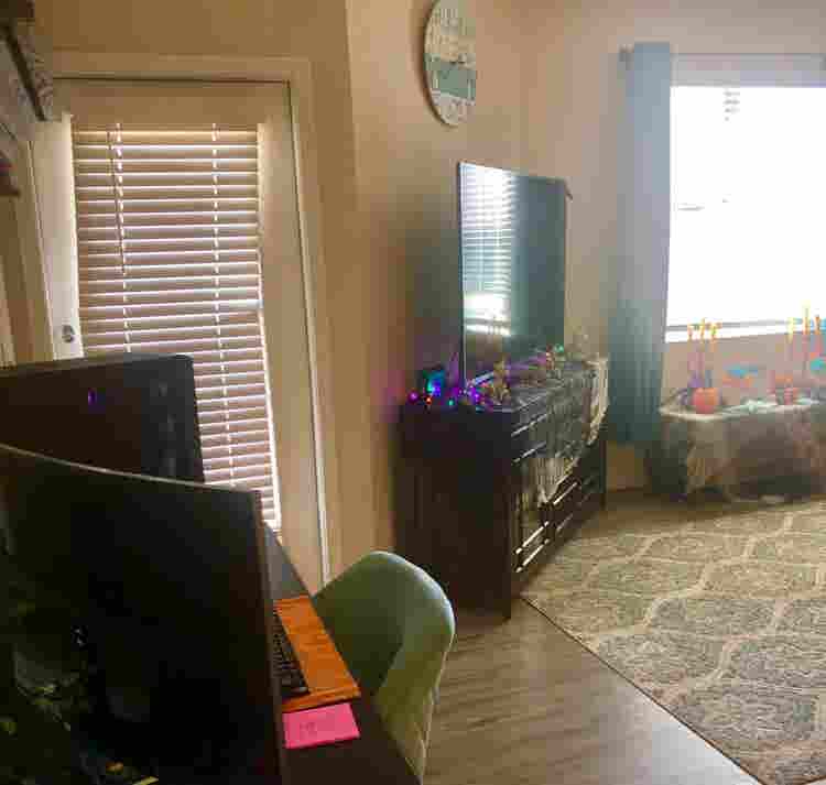 Huge Master bedroom/private bath