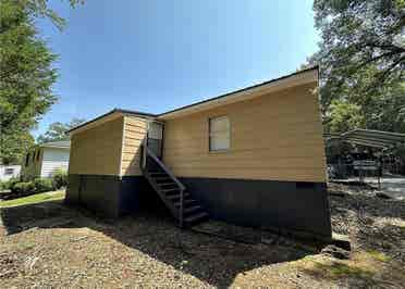 House close to campus