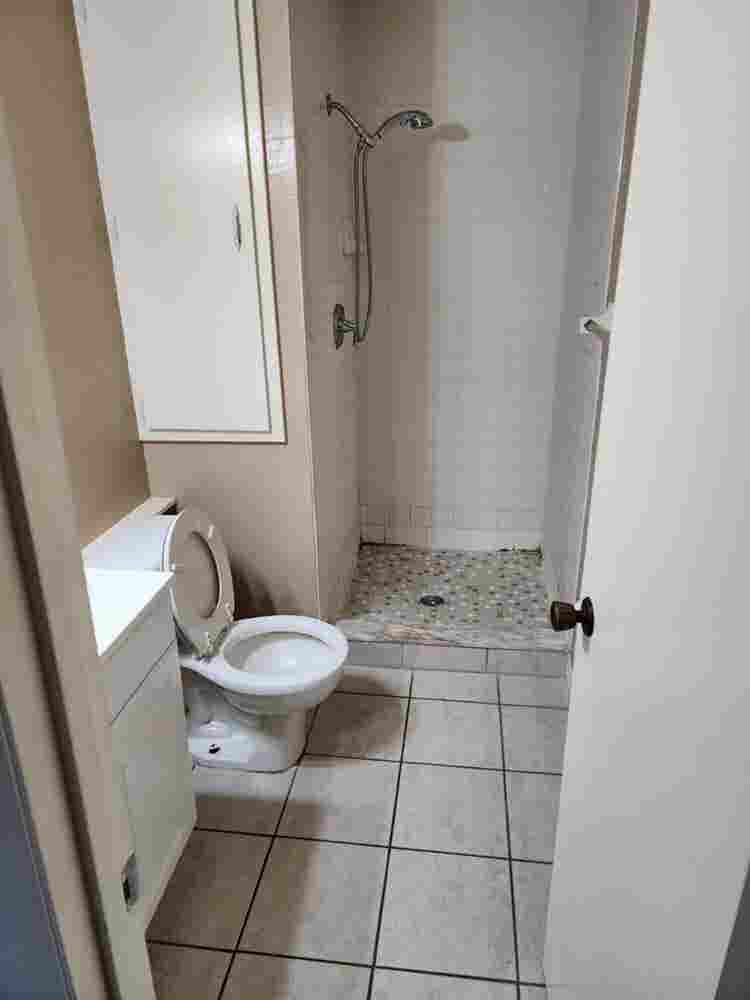 Master bedroom for rent