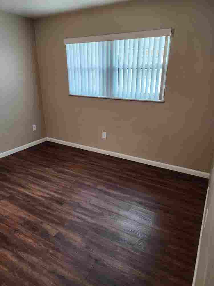 Master bedroom for rent