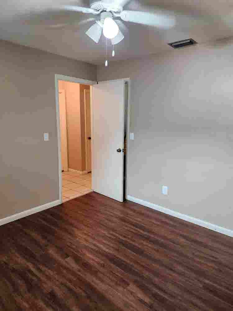 Master bedroom for rent