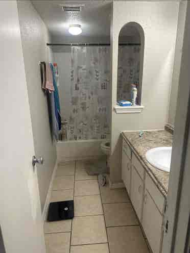Looking for female roommate
