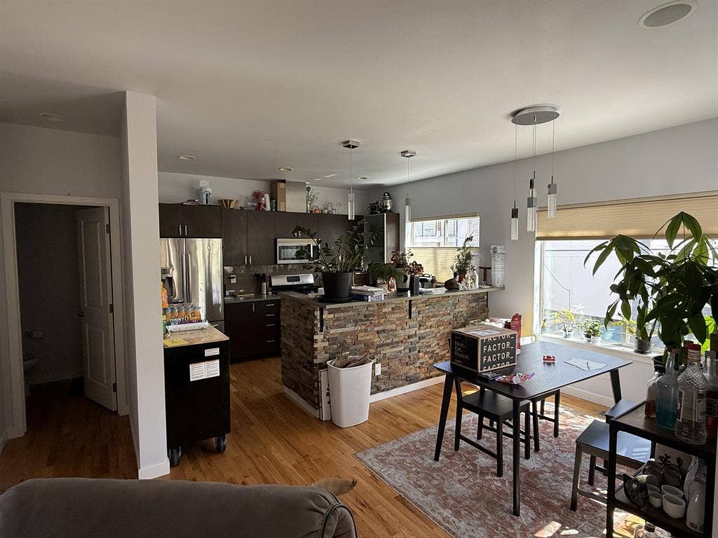 1 room + private attached bath